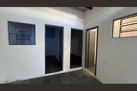 Casa à venda com 176m², 4 quartos e 2 vagas Casa à venda com 176m², 4 quartos e 2 vagasEdícula