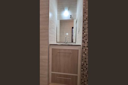 Casa à venda com 176m², 4 quartos e 2 vagas Casa à venda com 176m², 4 quartos e 2 vagasBanheiro da Suíte