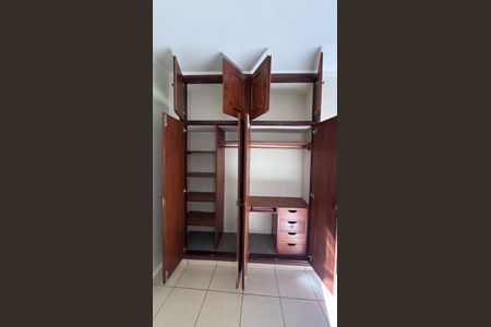 Casa à venda com 176m², 4 quartos e 2 vagas Casa à venda com 176m², 4 quartos e 2 vagasQuarto 1