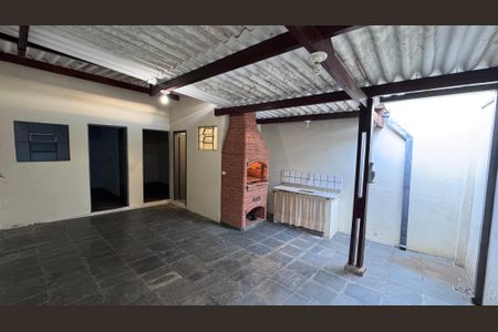 Casa à venda com 176m², 4 quartos e 2 vagas Casa à venda com 176m², 4 quartos e 2 vagasÁrea Externa