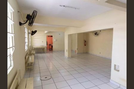 Apartamento à venda com 49m², 2 quartos e 1 vaga Apartamento à venda com 49m², 2 quartos e 1 vagaÁrea comum - Salão de festas