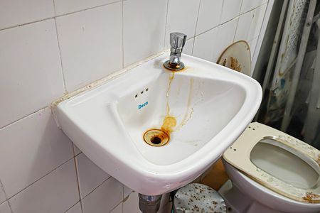 Apartamento à venda com 143m², 4 quartos e 1 vaga Apartamento à venda com 143m², 4 quartos e 1 vagaBanheiro de Serviço