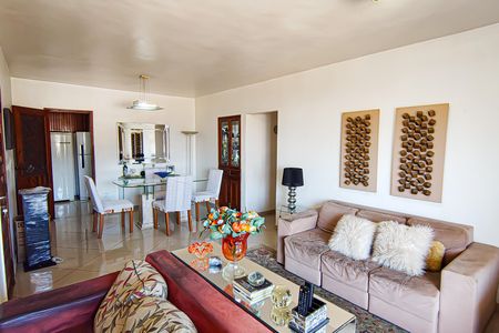 Apartamento à venda com 143m², 4 quartos e 1 vaga Apartamento à venda com 143m², 4 quartos e 1 vagaSala