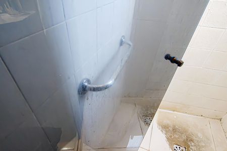 Apartamento à venda com 143m², 4 quartos e 1 vaga Apartamento à venda com 143m², 4 quartos e 1 vagaBanheiro Social