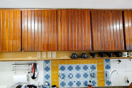 Apartamento à venda com 143m², 4 quartos e 1 vaga Apartamento à venda com 143m², 4 quartos e 1 vagaCozinha e Área de Serviço