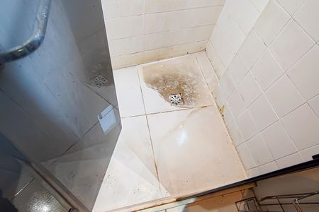 Apartamento à venda com 143m², 4 quartos e 1 vaga Apartamento à venda com 143m², 4 quartos e 1 vagaBanheiro Social