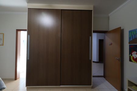 Casa de condomínio para alugar com 410m², 5 quartos e 4 vagasSuíte 2