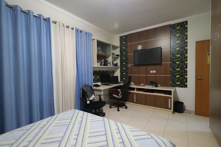 Casa de condomínio para alugar com 410m², 5 quartos e 4 vagasSuíte 3