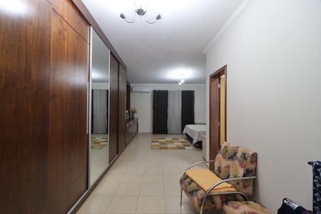 Casa de condomínio para alugar com 410m², 5 quartos e 4 vagasSuíte 4