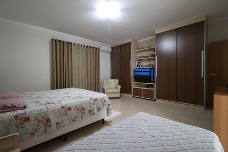 Casa de condomínio para alugar com 410m², 5 quartos e 4 vagasSuíte 1