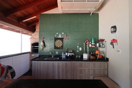 Casa de condomínio para alugar com 410m², 5 quartos e 4 vagasVaranda 