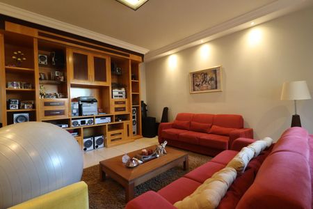 Casa de condomínio para alugar com 410m², 5 quartos e 4 vagasSala de TV