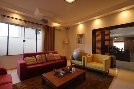 Casa de condomínio para alugar com 410m², 5 quartos e 4 vagasSala de TV