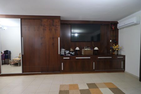 Casa de condomínio para alugar com 410m², 5 quartos e 4 vagasSuíte 4