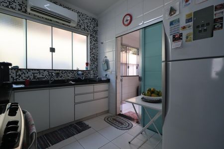Casa de condomínio para alugar com 410m², 5 quartos e 4 vagasCozinha