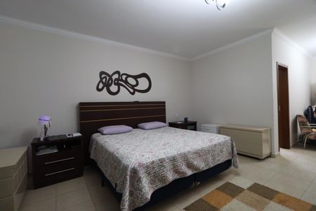 Casa de condomínio para alugar com 410m², 5 quartos e 4 vagasSuíte 4