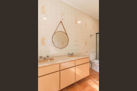 Banheiro de kitnet/studio para alugar com 1 quarto, 23m² em Vila Gertrudes, São Paulo