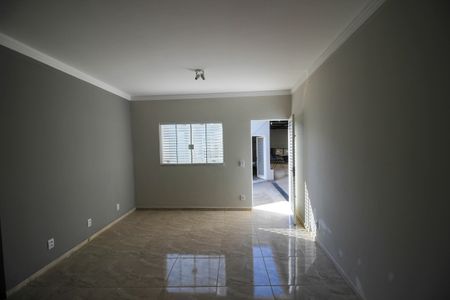 Sala de casa de condomínio para alugar com 2 quartos, 54m² em Cidade Jardim, Sorocaba
