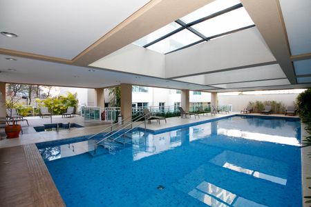 Apartamento à venda com 90m², 2 quartos e 2 vagas Apartamento à venda com 90m², 2 quartos e 2 vagasÁrea Comum - Piscina