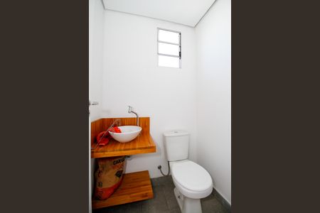 Apartamento à venda com 90m², 2 quartos e 2 vagas Apartamento à venda com 90m², 2 quartos e 2 vagasLavabo da Cobertura