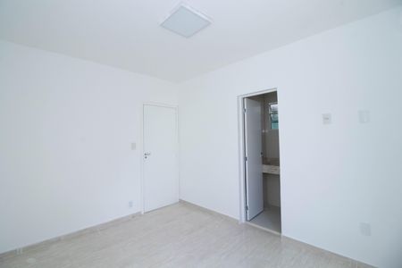 Apartamento à venda com 80m², 2 quartos e 1 vagaSuíte