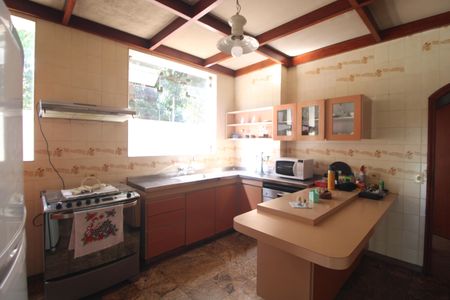 Casa para alugar com 570m², 5 quartos e 4 vagasCozinha