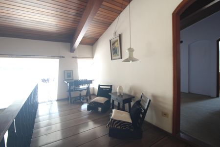 Casa para alugar com 570m², 5 quartos e 4 vagasHall