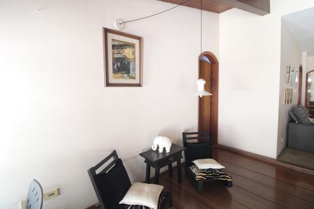 Casa para alugar com 570m², 5 quartos e 4 vagasHall