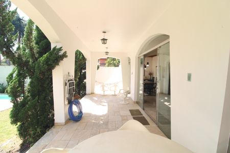 Casa para alugar com 570m², 5 quartos e 4 vagasÁrea Externa