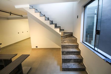 Sala de casa à venda com 3 quartos, 144m² em Vila Invernada, São Paulo