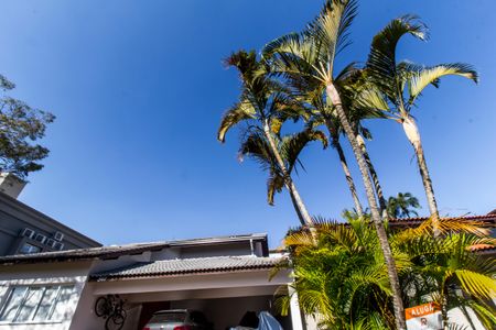 Casa de condomínio à venda com 500m², 4 quartos e 4 vagasVista da Rua