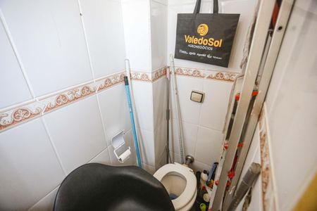 Apartamento para alugar com 56m², 2 quartos e 1 vaga Apartamento para alugar com 56m², 2 quartos e 1 vagaBanheiro de Serviço