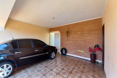 Casa à venda com 250m², 3 quartos e 3 vagas Casa à venda com 250m², 3 quartos e 3 vagasÁrea comum