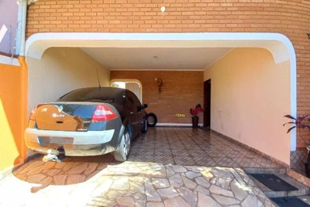 Casa à venda com 250m², 3 quartos e 3 vagas Casa à venda com 250m², 3 quartos e 3 vagasÁrea comum