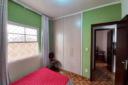 Casa à venda com 250m², 3 quartos e 3 vagas Casa à venda com 250m², 3 quartos e 3 vagasQuarto 2