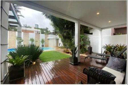 Foto 01 de casa à venda com 4 quartos, 585m² em Jardim Leonor, São Paulo