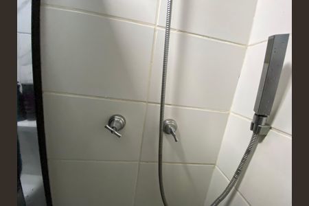 Apartamento à venda com 45m², 2 quartos e 1 vaga Apartamento à venda com 45m², 2 quartos e 1 vagaBanheiro