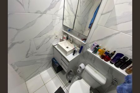 Apartamento à venda com 45m², 2 quartos e 1 vaga Apartamento à venda com 45m², 2 quartos e 1 vagaBanheiro