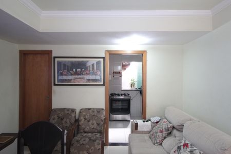 Sala  de casa de condomínio à venda com 2 quartos, 64m² em Primeiro de Maio, Belo Horizonte