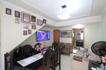 Sala de casa de condomínio à venda com 2 quartos, 64m² em Primeiro de Maio, Belo Horizonte