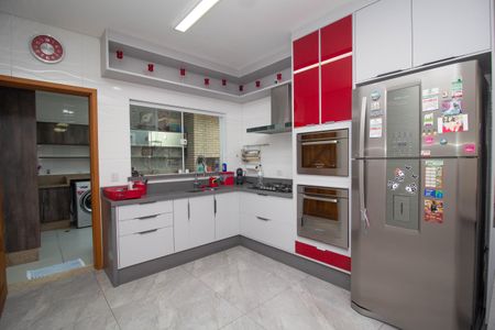 Casa à venda com 176m², 3 quartos e 4 vagas Casa à venda com 176m², 3 quartos e 4 vagasCozinha