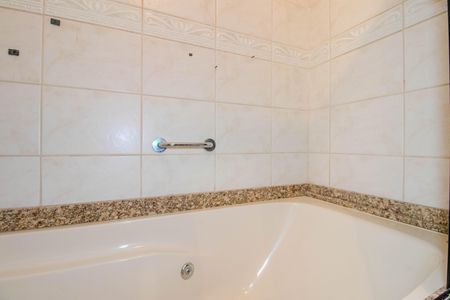 Apartamento para alugar com 126m², 2 quartos e 2 vagas Apartamento para alugar com 126m², 2 quartos e 2 vagasBanheiro da Suíte