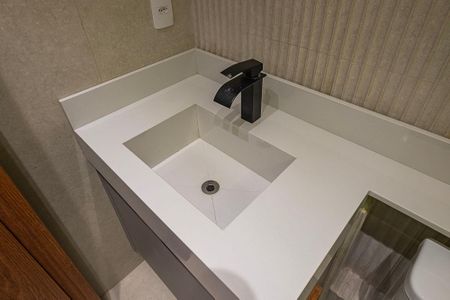 Banheiro de kitnet/studio à venda com 1 quarto, 23m² em Sumaré, São Paulo