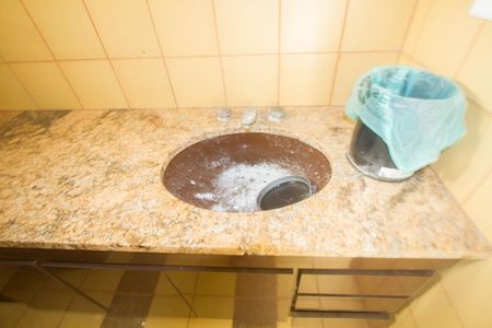 Casa à venda com 1000m², 4 quartos e 3 vagasBanheiro/Suite 2