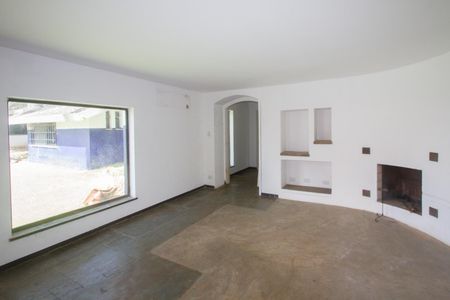 Casa à venda com 1000m², 4 quartos e 3 vagasSala