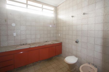 Casa à venda com 1000m², 4 quartos e 3 vagasBanheiro