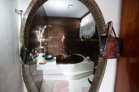 Casa de condomínio à venda com 380m², 3 quartos e 3 vagasBanheiro da Suíte 2