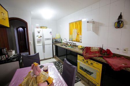Casa de condomínio à venda com 380m², 3 quartos e 3 vagasCozinha