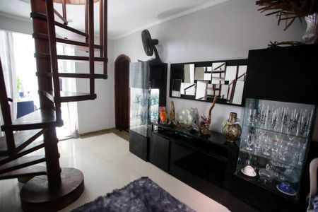 Casa de condomínio à venda com 380m², 3 quartos e 3 vagasHall da Escada