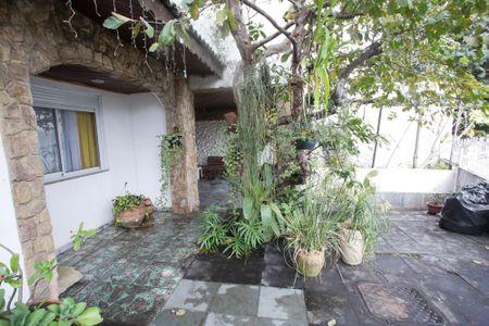 Casa de condomínio à venda com 380m², 3 quartos e 3 vagasQuintal